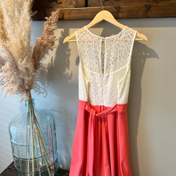 Fit and flare dress - Picture 2 of 4